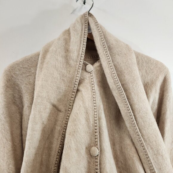 Alpaca Wool Cape w/ Attached Scarf Made in Peru - Picture 4 of 11